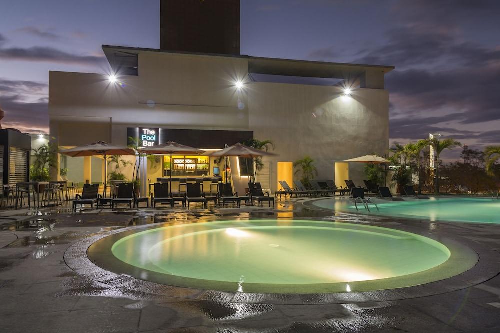 Limketkai Luxe Hotel Cagayan de Oro Buitenkant foto